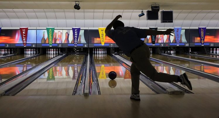 10 Bowling Tips for Beginners