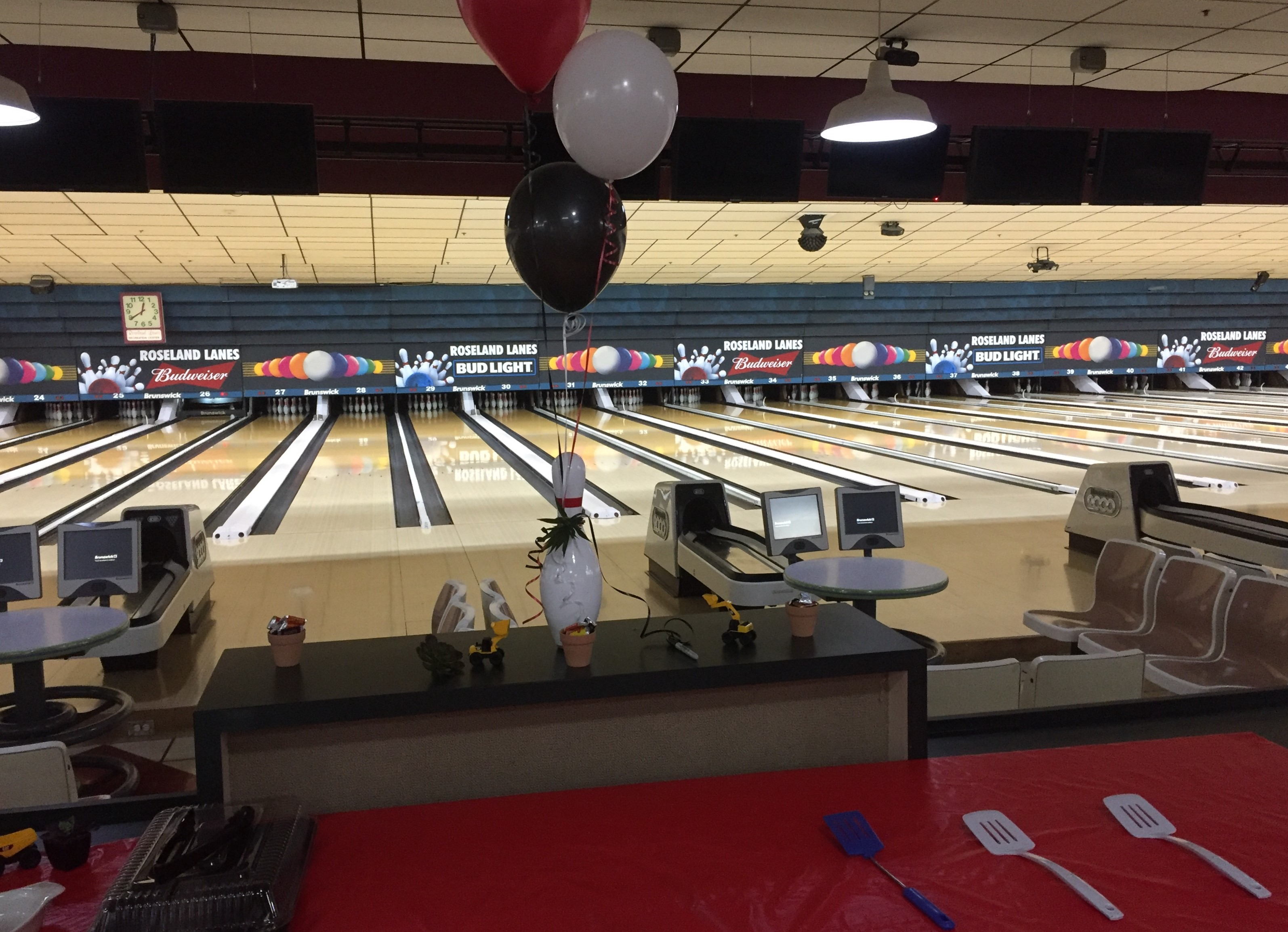 Strike it Big: Tips on Throwing a Successful Company Bowling Party